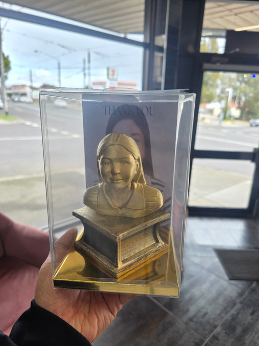 Collection : Made to order Statue from your photo.