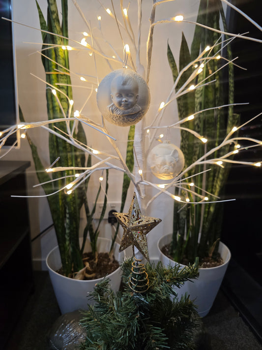 Order a unique christmas tree by your photos